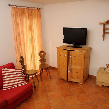 Roe Apartment Панкія Екстер'єр фото