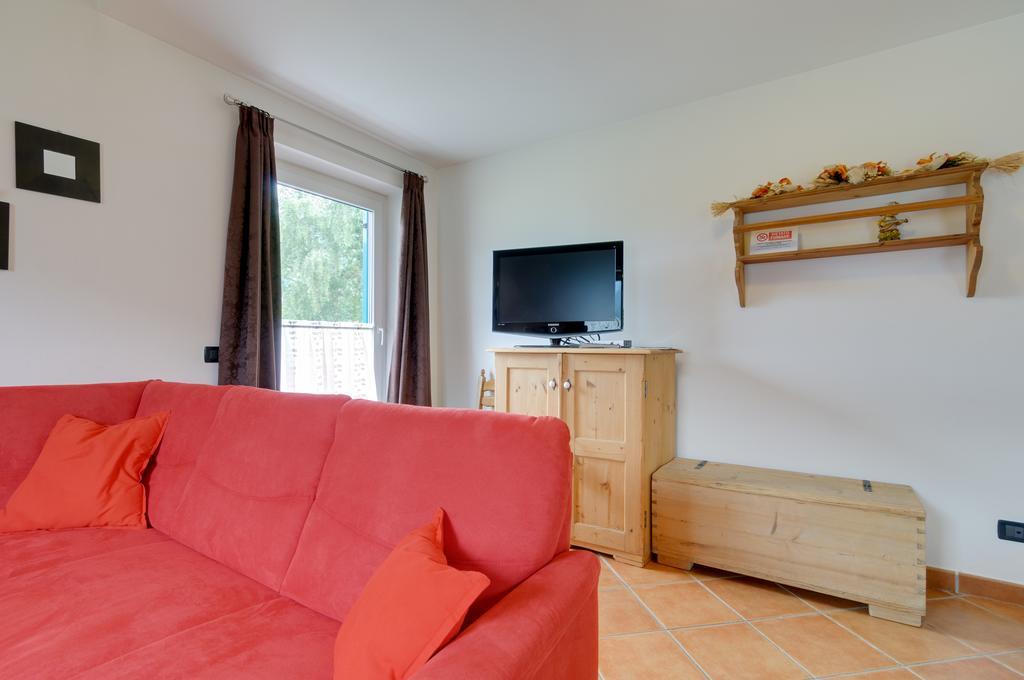 Roe Apartment Панкія Екстер'єр фото